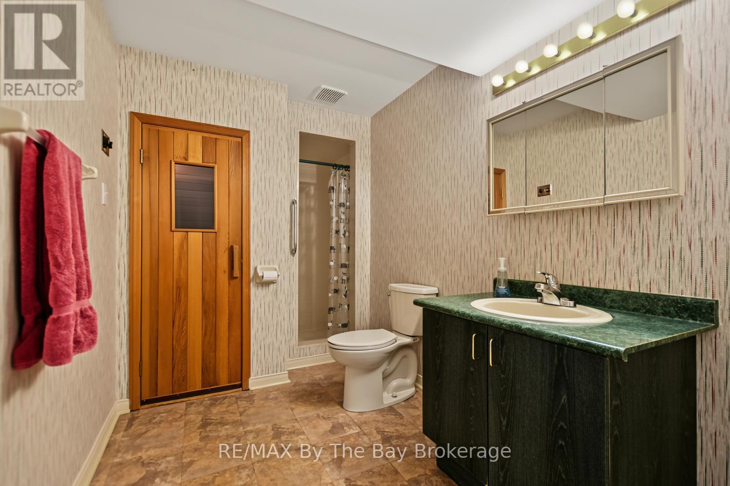 12 GOLDSMITH PLACE - 42