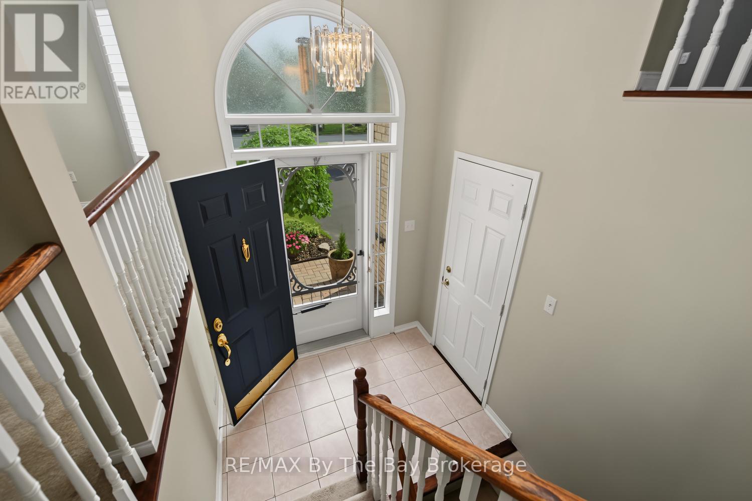 12 GOLDSMITH PLACE - 5