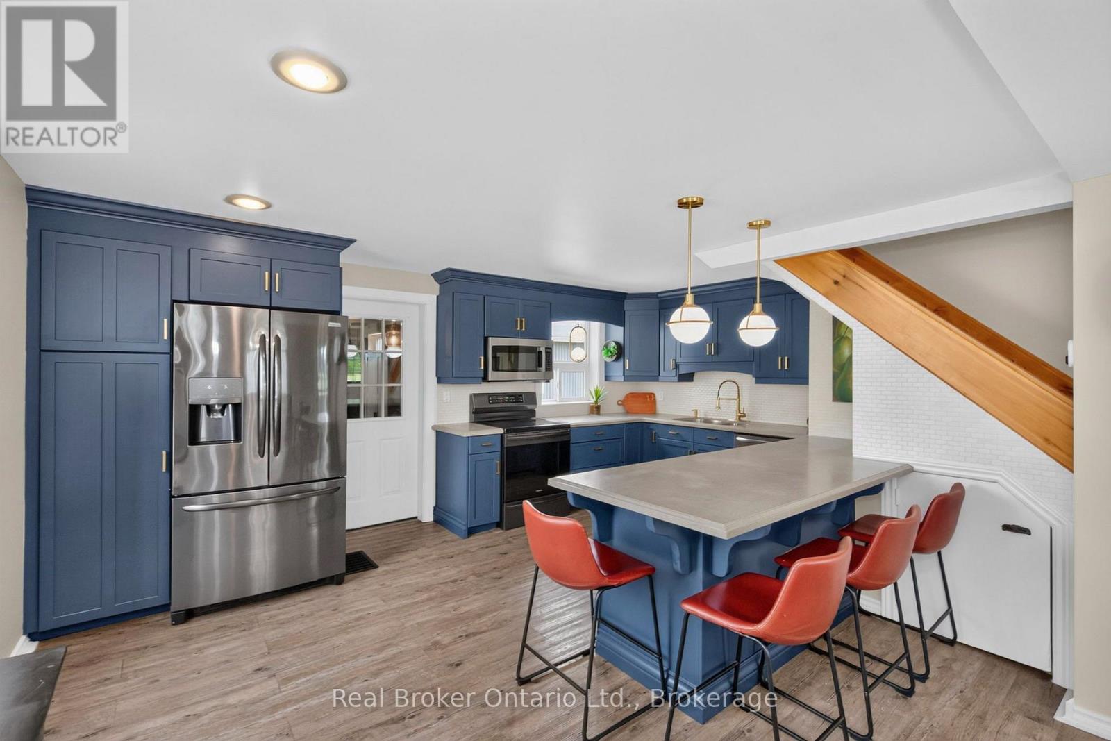 597 LAFONTAINE  ROAD W - Image 11