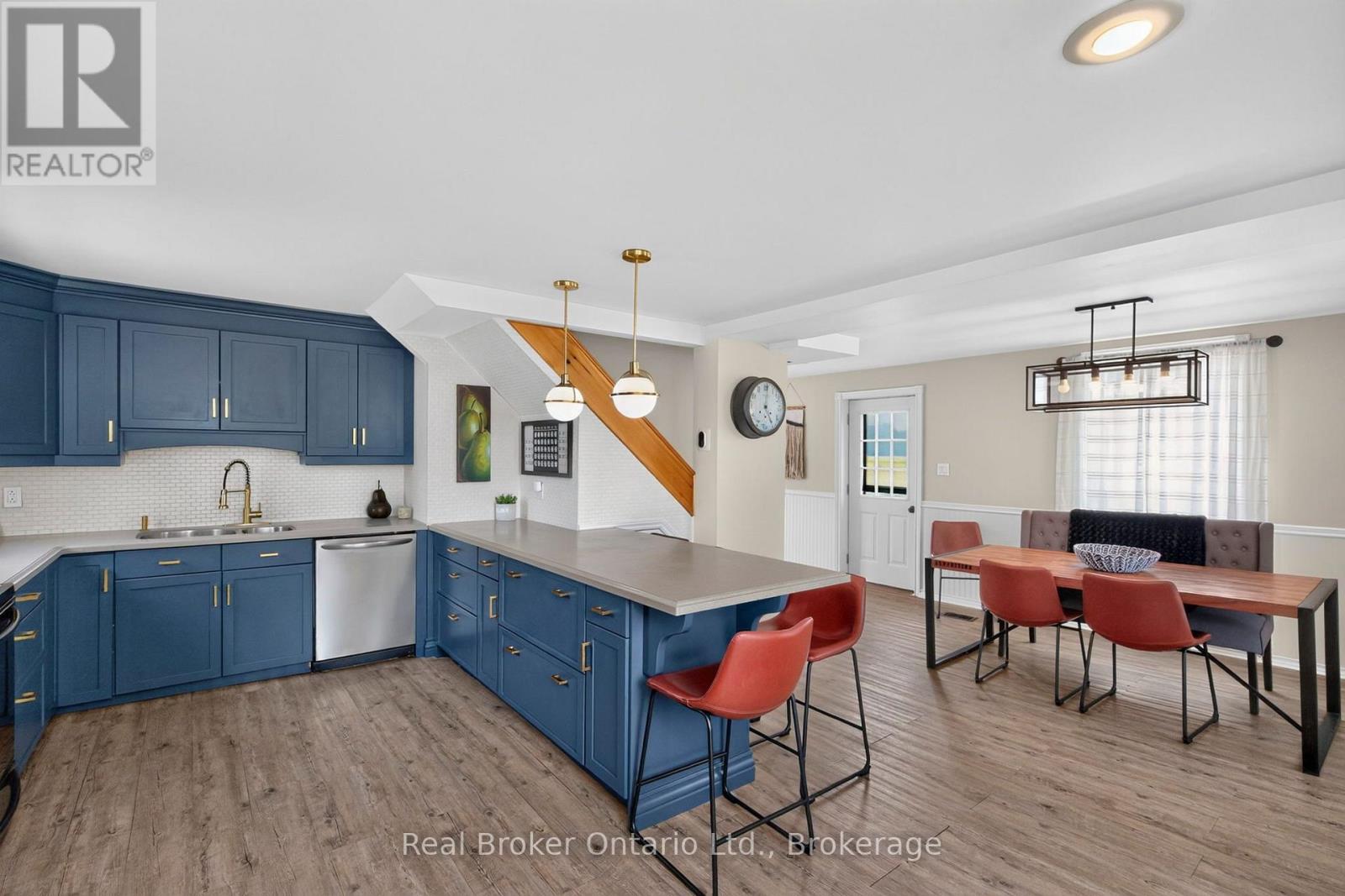 597 LAFONTAINE ROAD W - 12