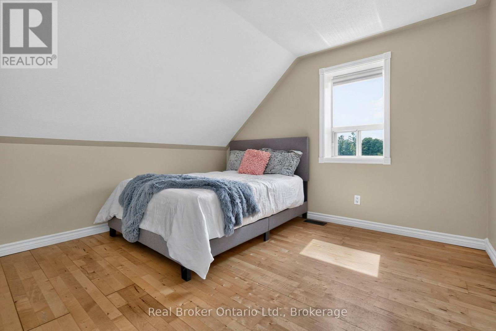 597 LAFONTAINE  ROAD W - Image 18