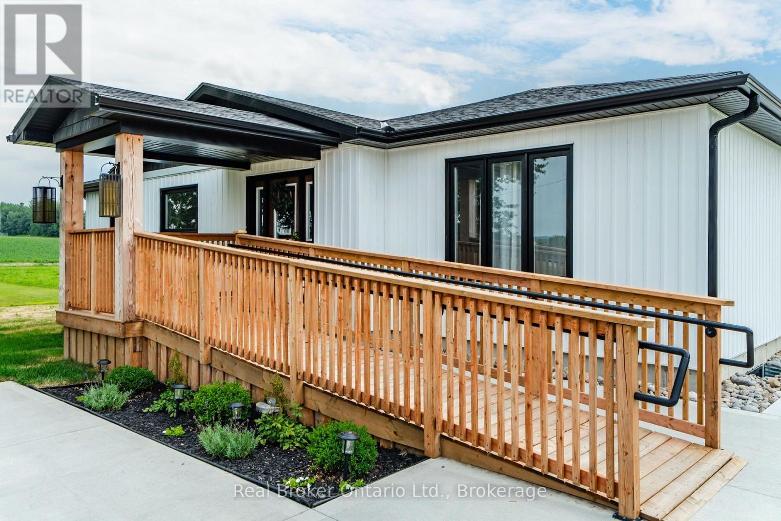 597 LAFONTAINE  ROAD W - Image 27