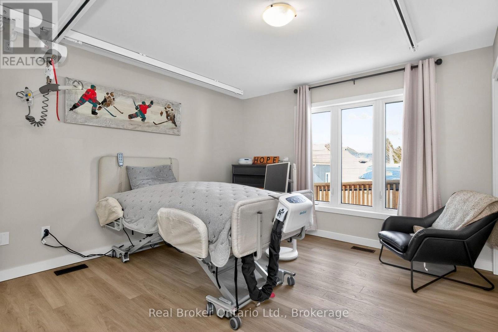 597 LAFONTAINE  ROAD W - Image 34