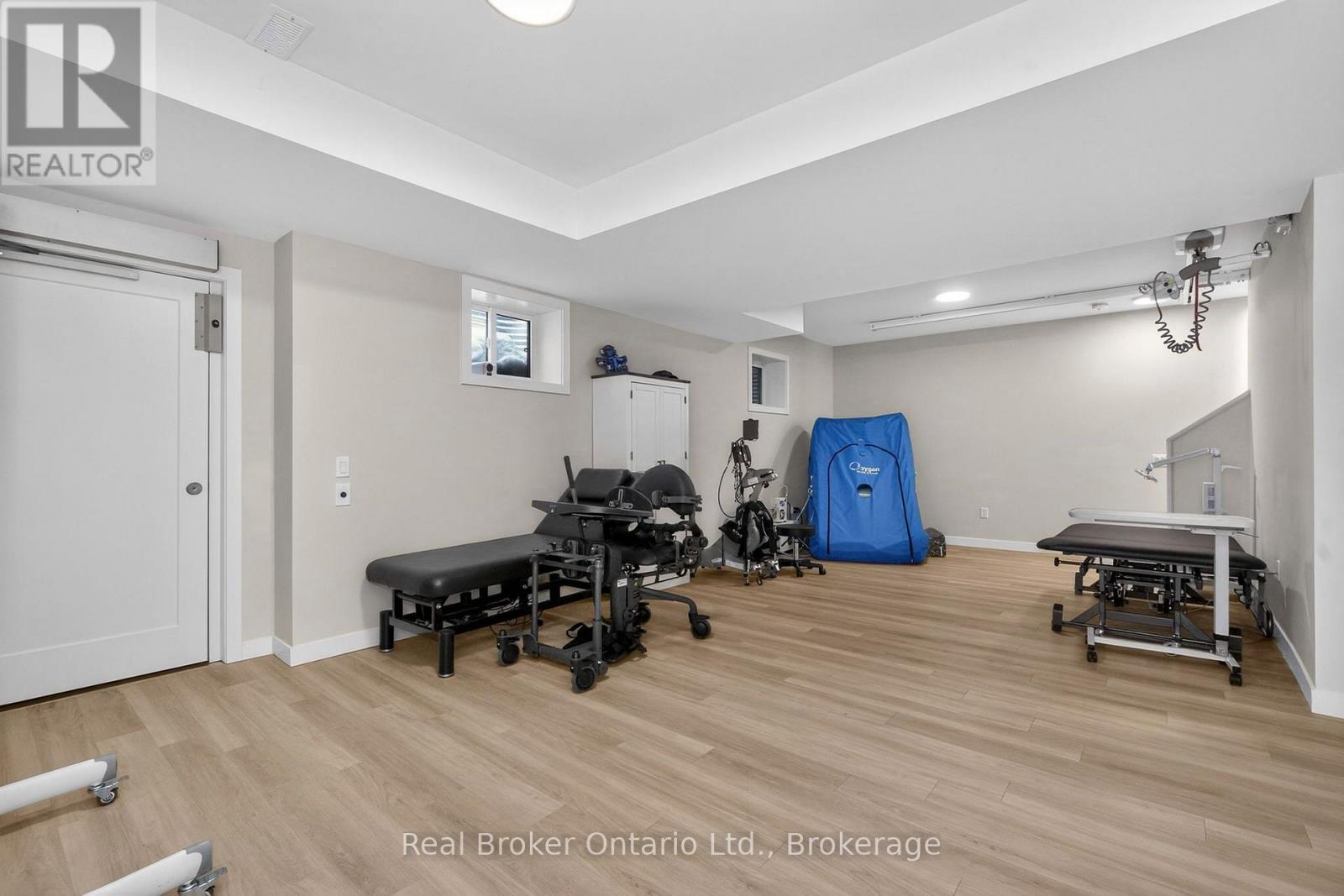 597 LAFONTAINE  ROAD W - Image 40