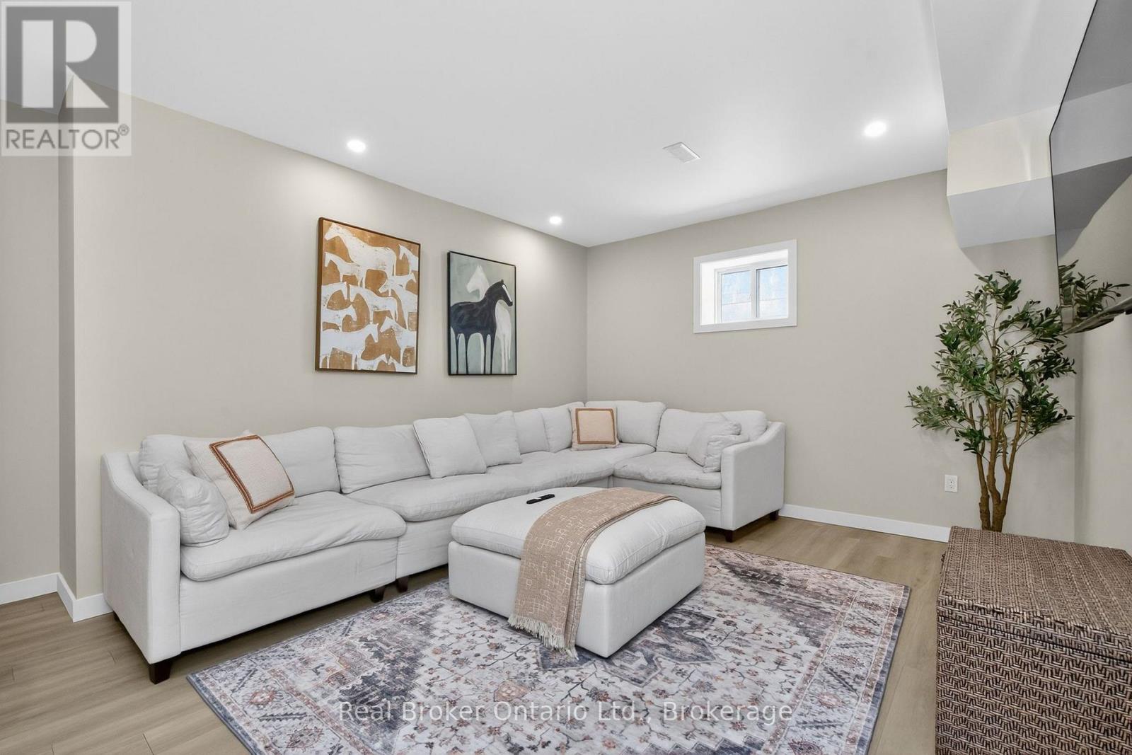 597 LAFONTAINE  ROAD W - Image 43