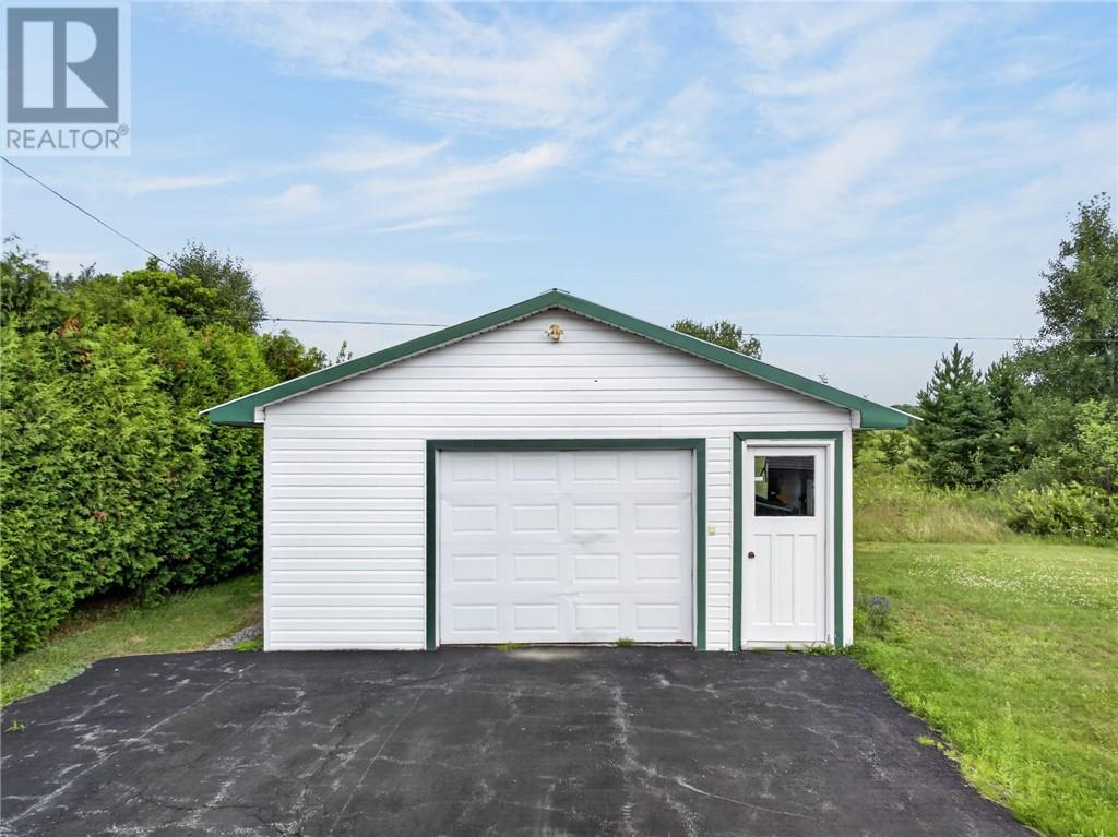 3066 River Road - Image 38
