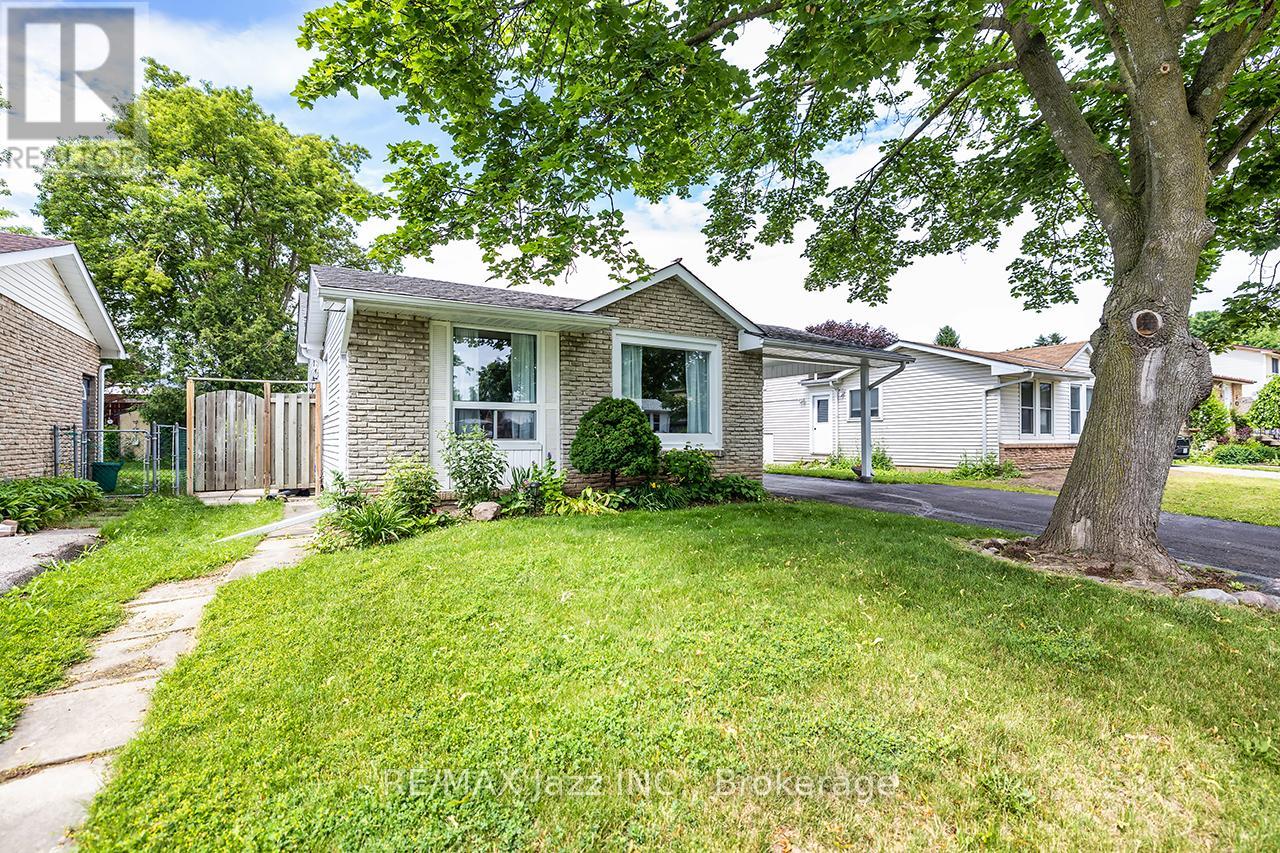 22 DEERPARK CRESCENT - 1