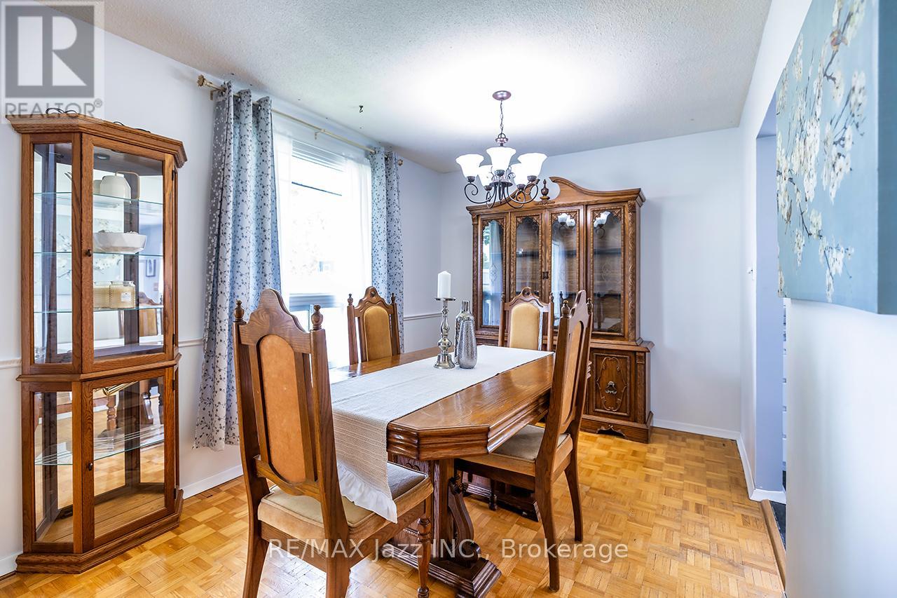 22 DEERPARK CRESCENT - 15