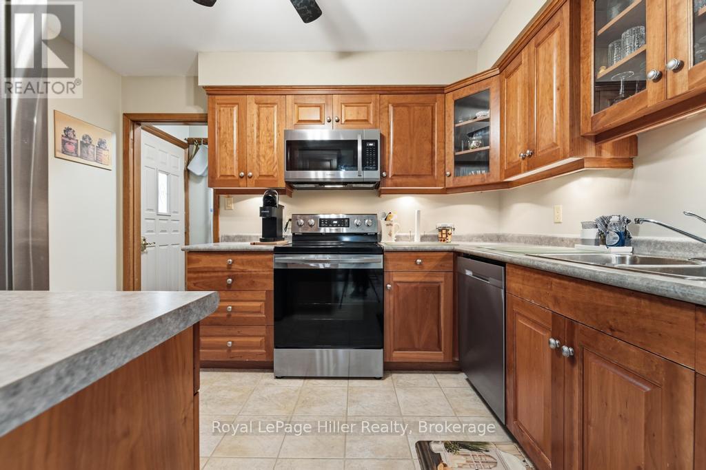 58 KEMP CRESCENT - 12