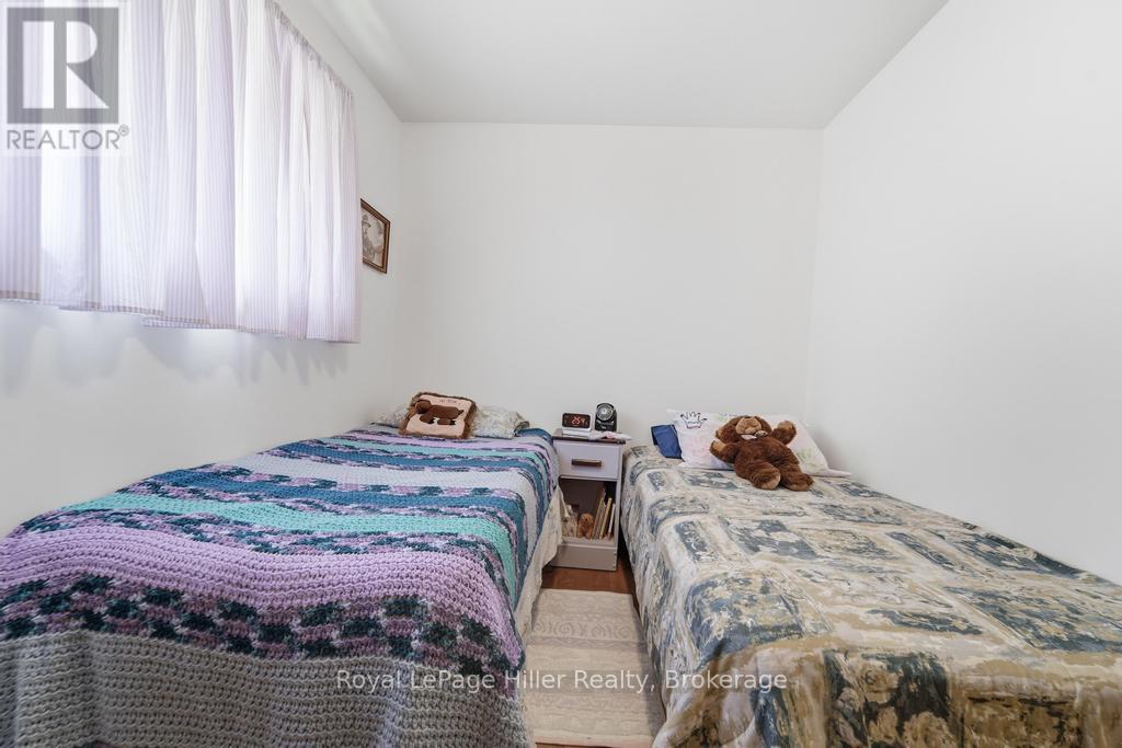 58 KEMP CRESCENT - 19