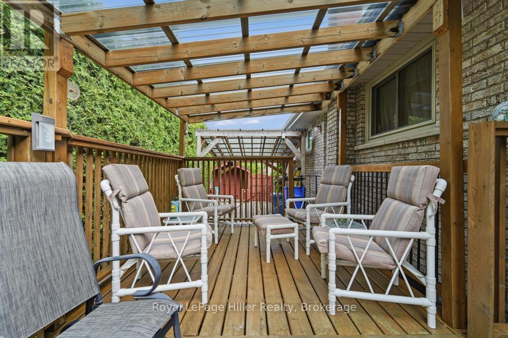58 KEMP CRESCENT - 36