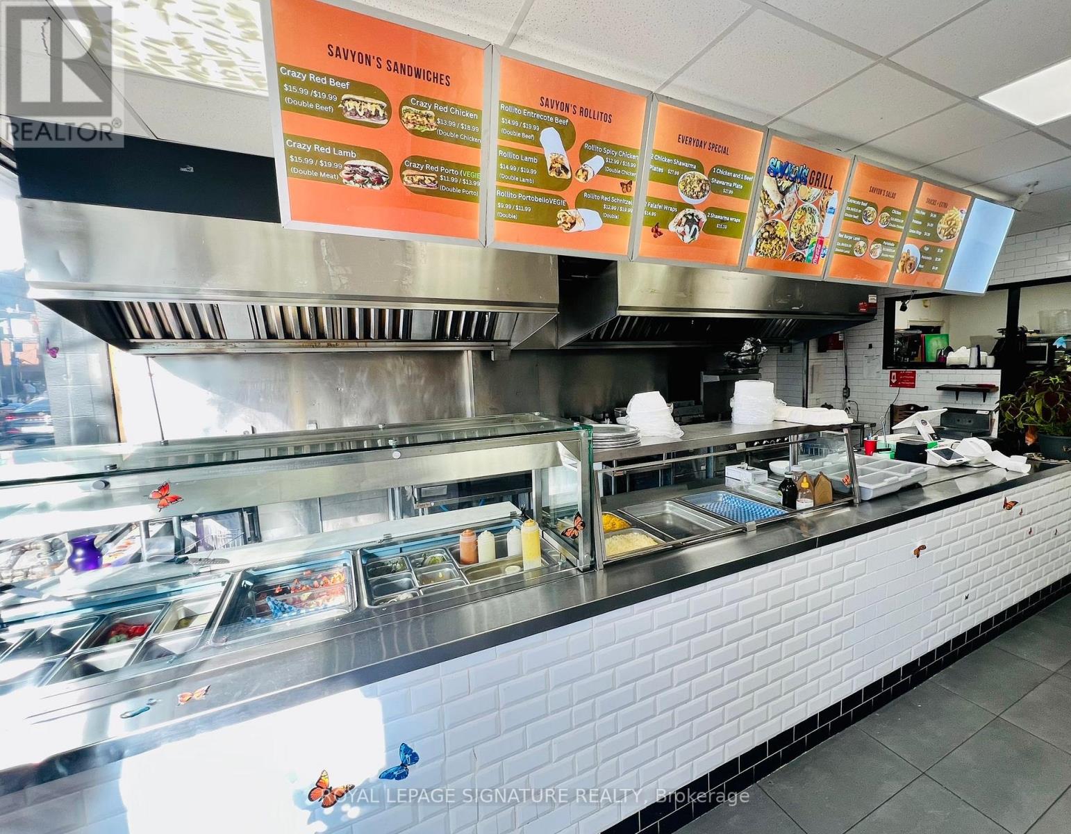 761 DUNDAS STREET W