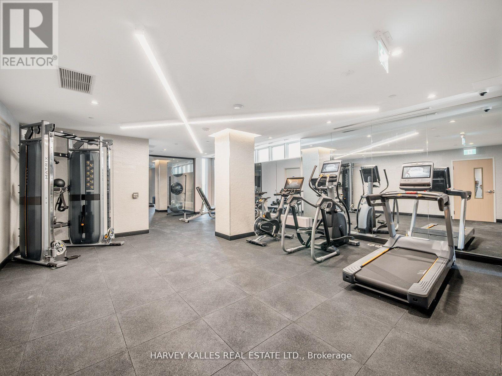 #610 8 MANOR ROAD W - 28