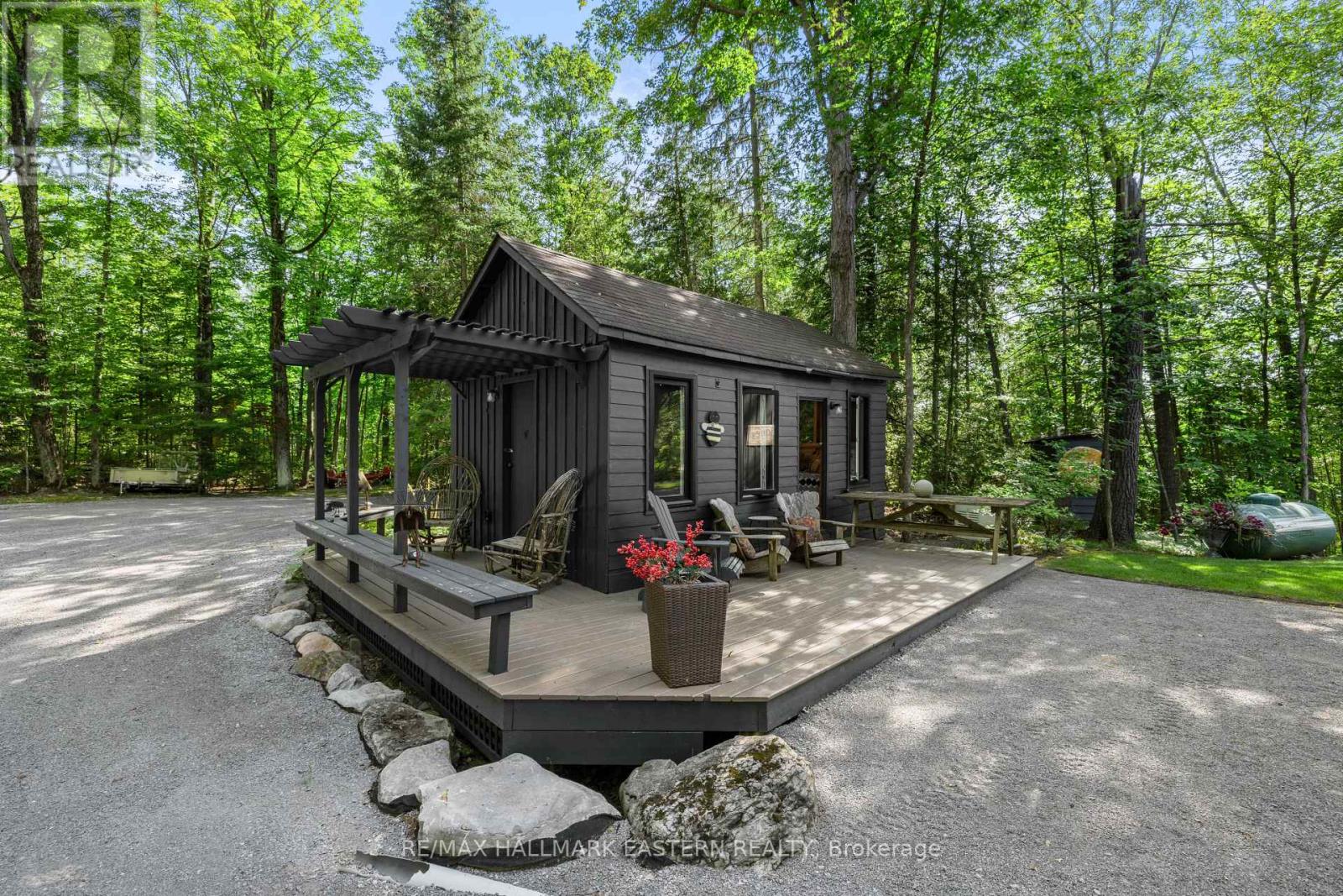 1052 TEDFORD LANE - 22