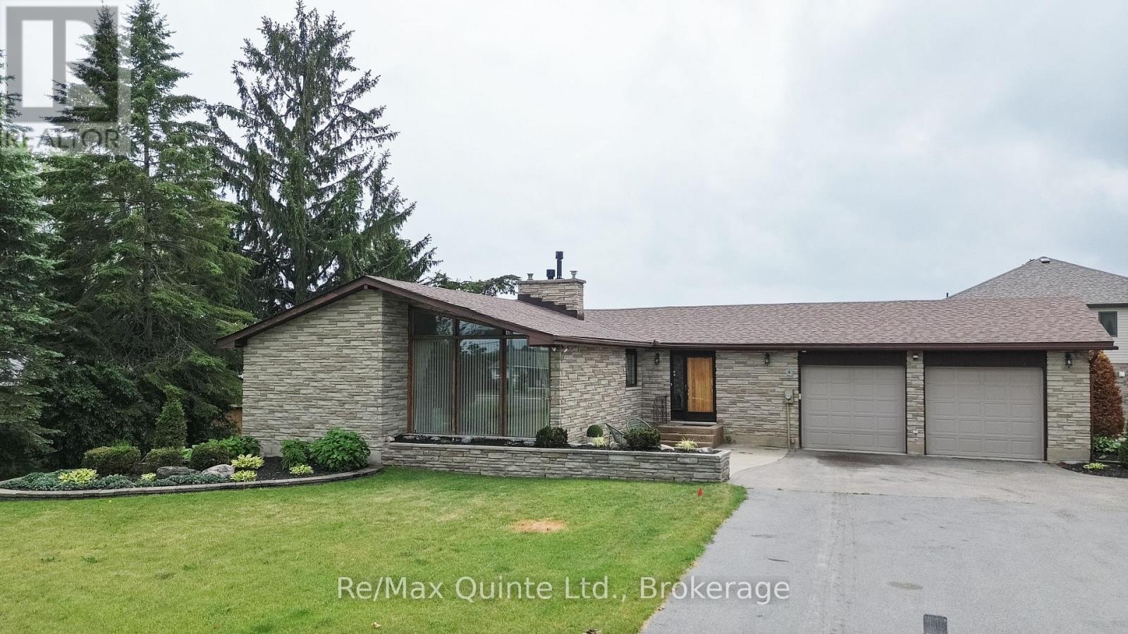 366 FARNHAM ROAD - 1