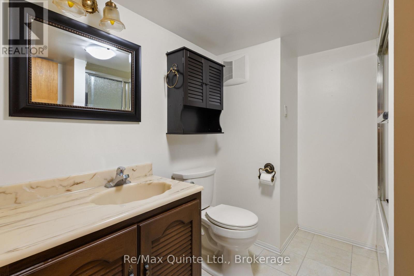 366 FARNHAM ROAD - Image 41