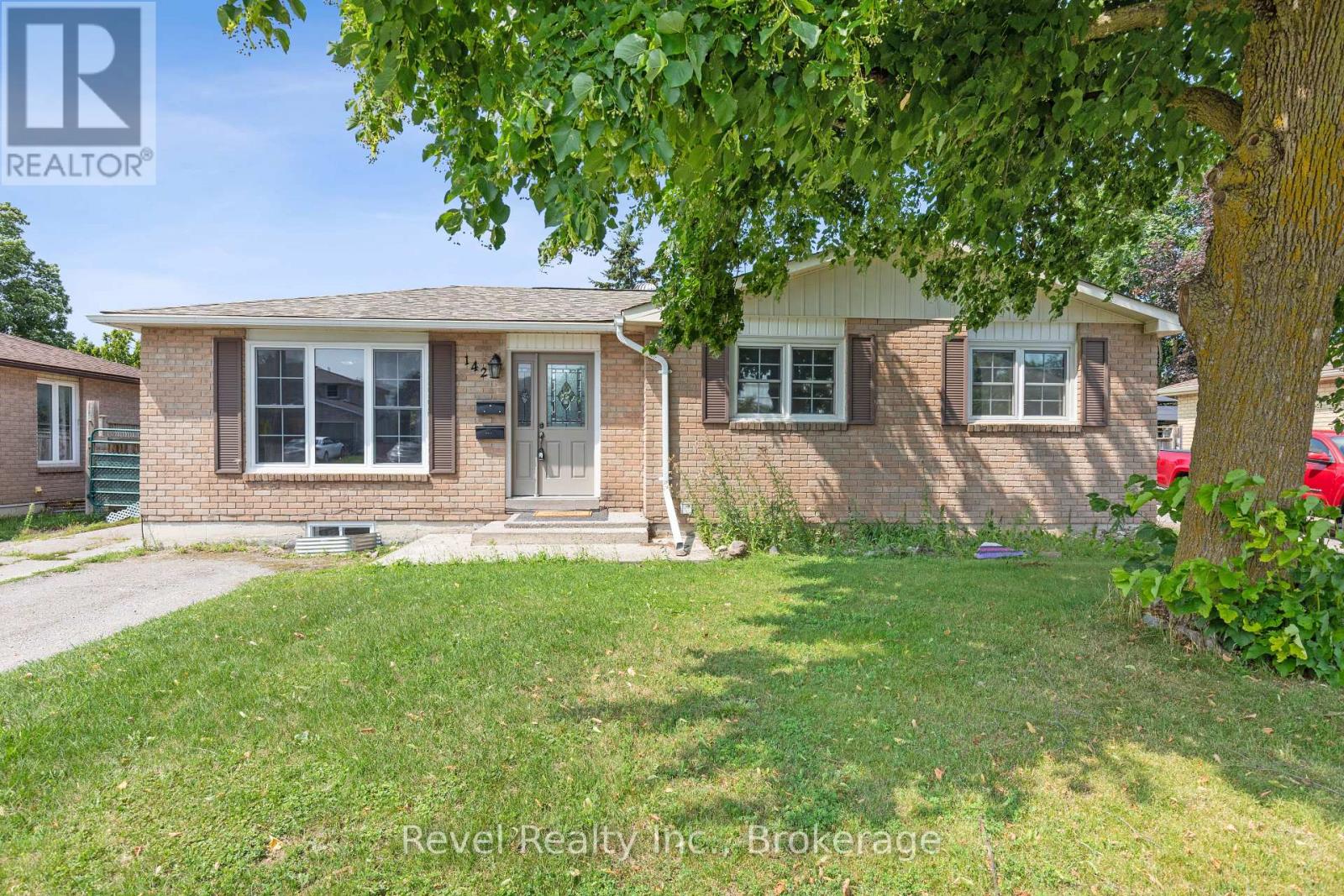 142 SANDERLING CRESCENT - 1