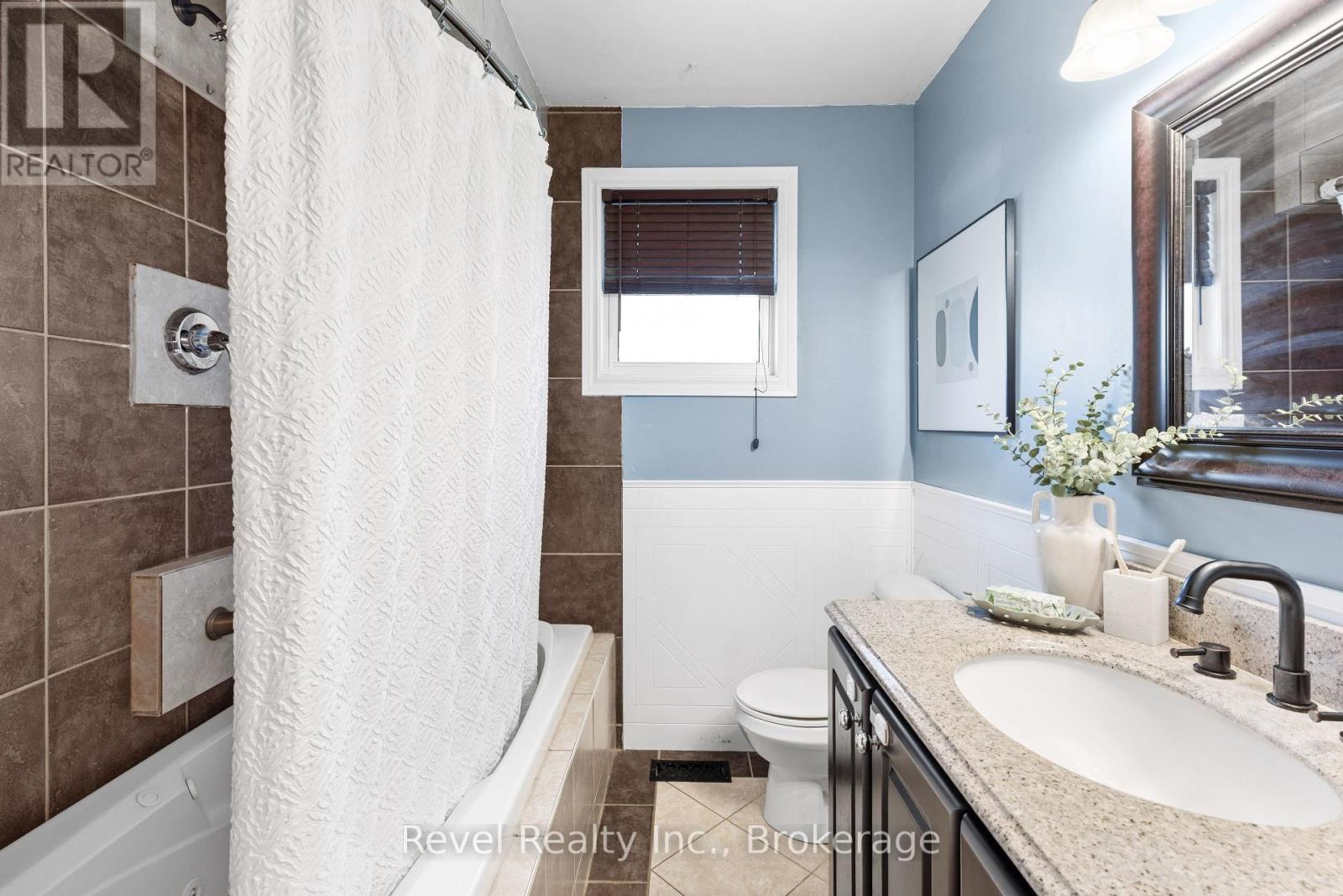 142 SANDERLING CRESCENT - 25