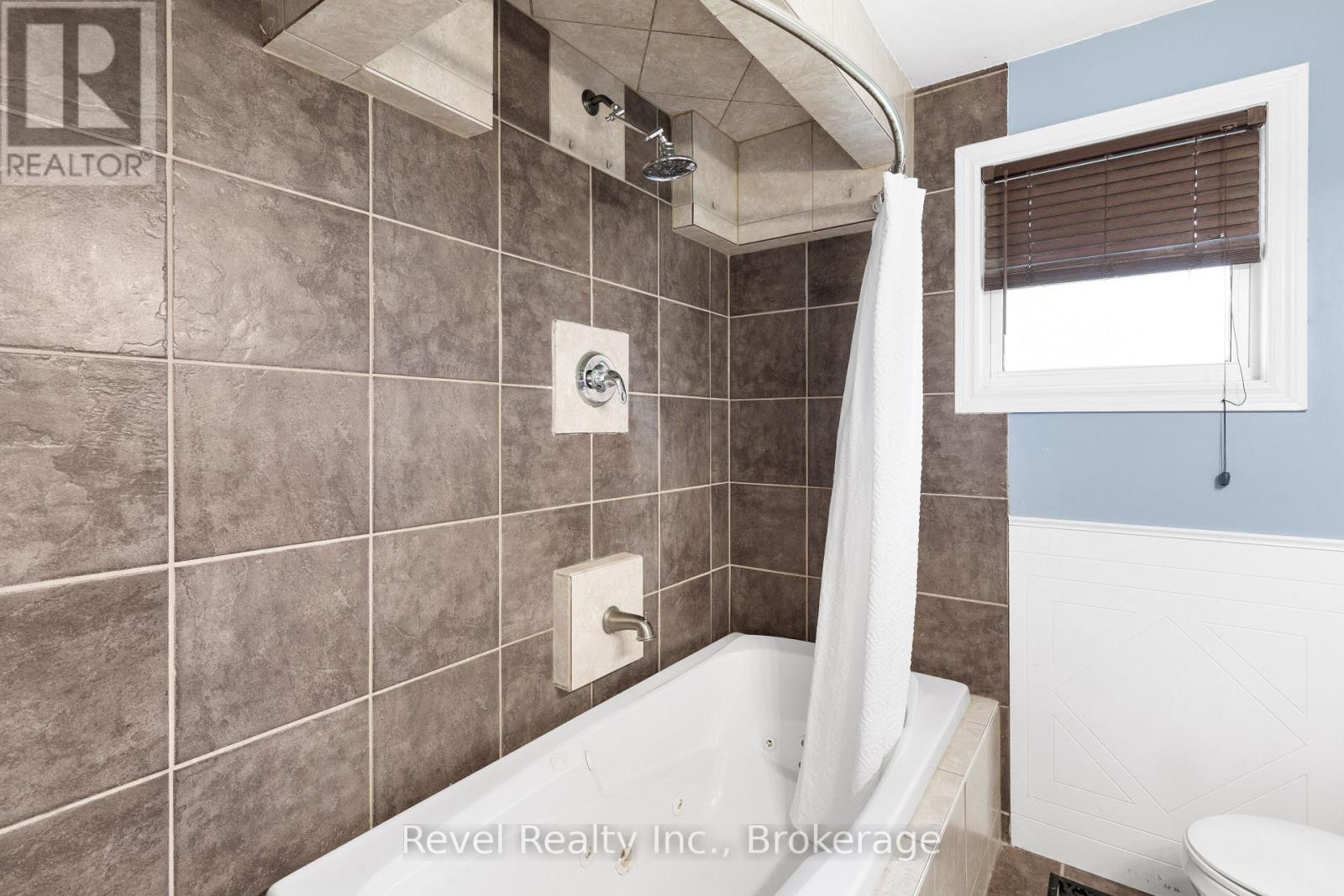 142 SANDERLING CRESCENT - 26