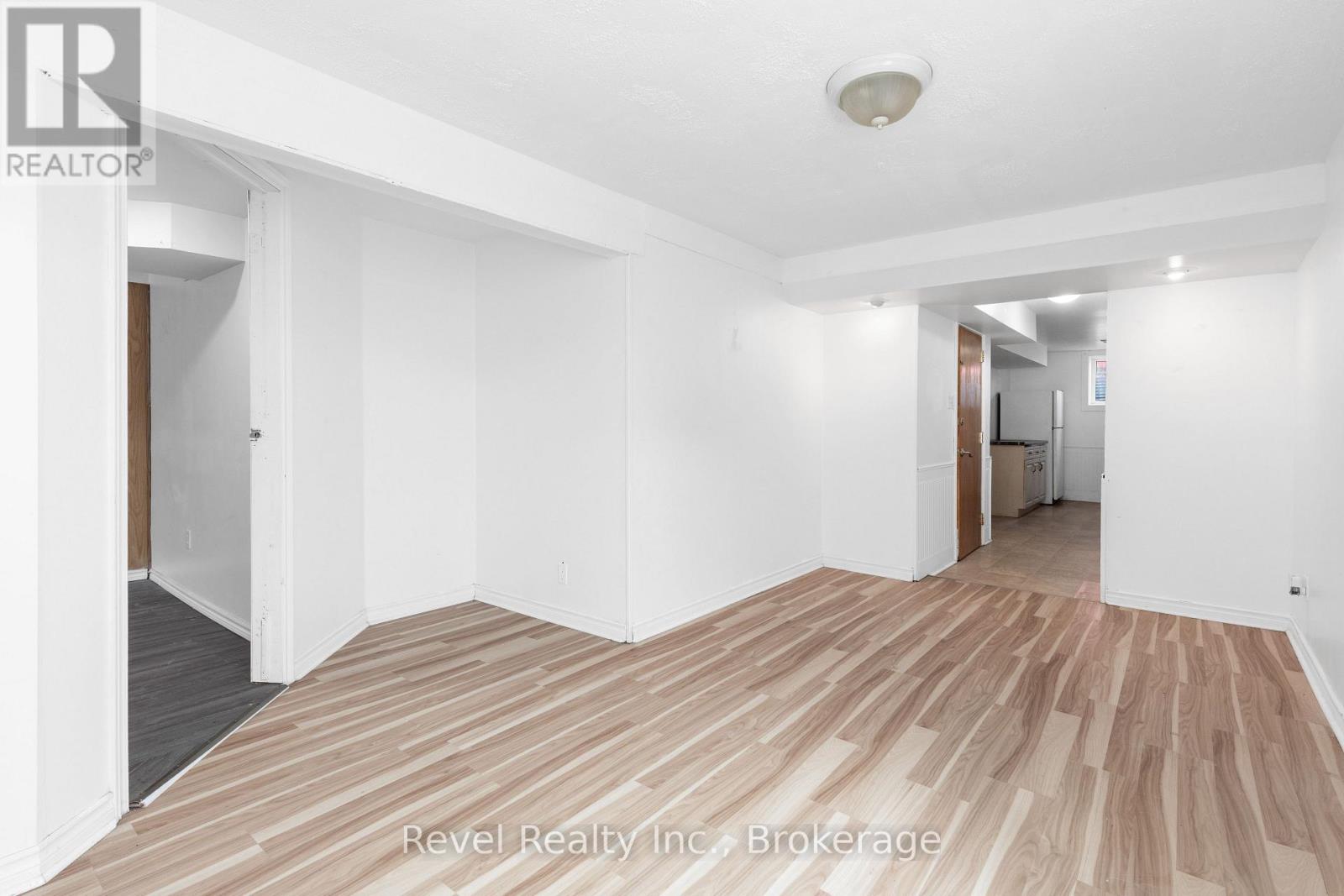 142 SANDERLING CRESCENT - 32