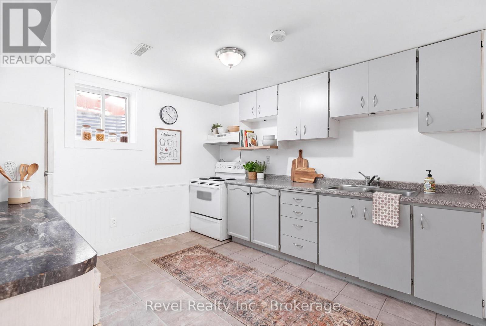 142 SANDERLING CRESCENT - 34