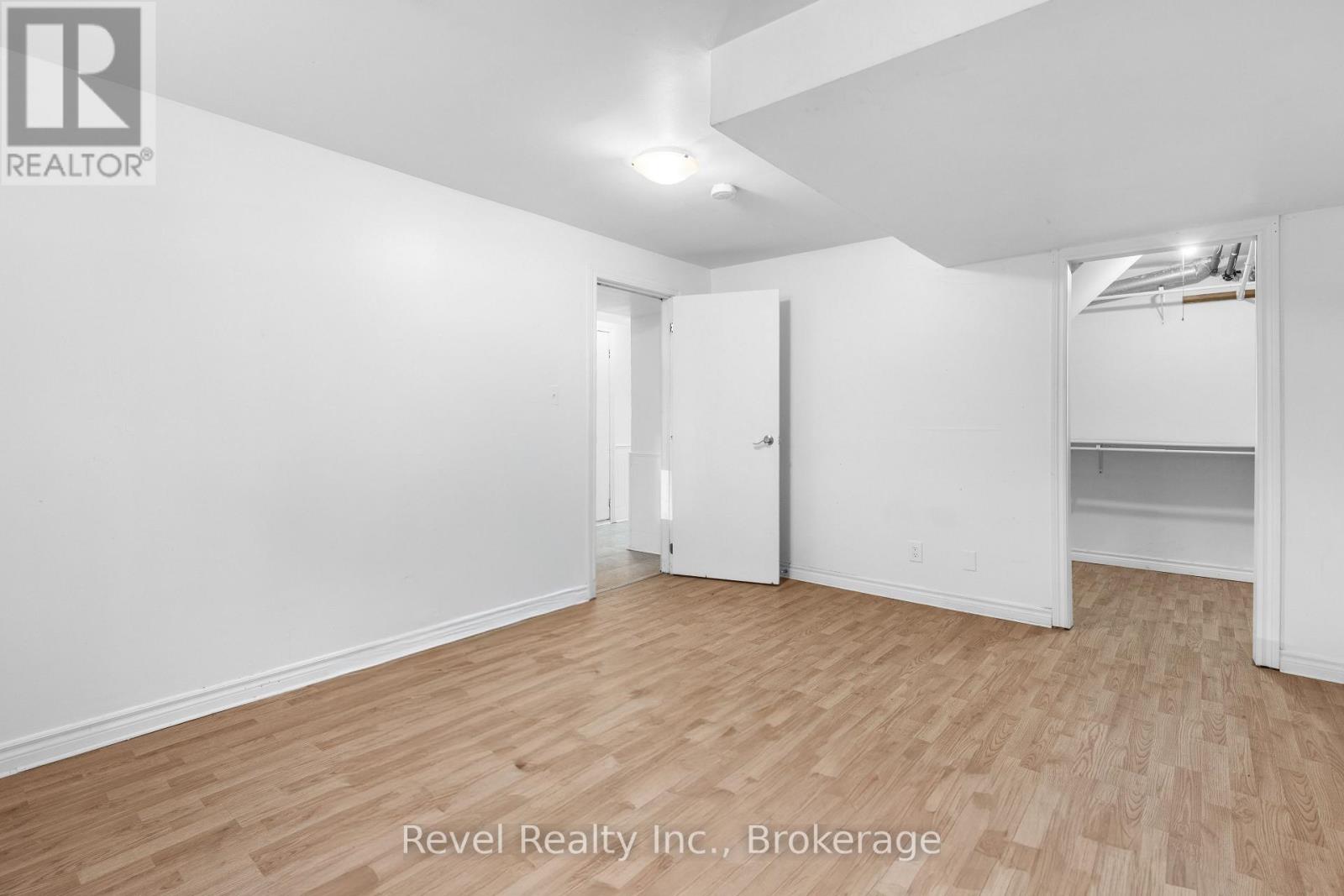 142 SANDERLING CRESCENT - 37
