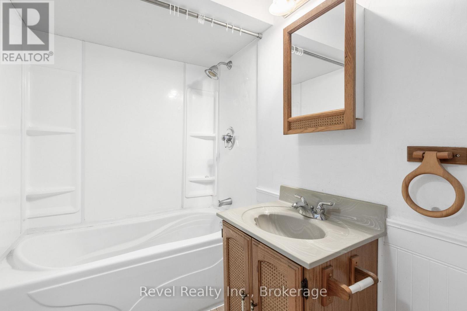 142 SANDERLING CRESCENT - 40