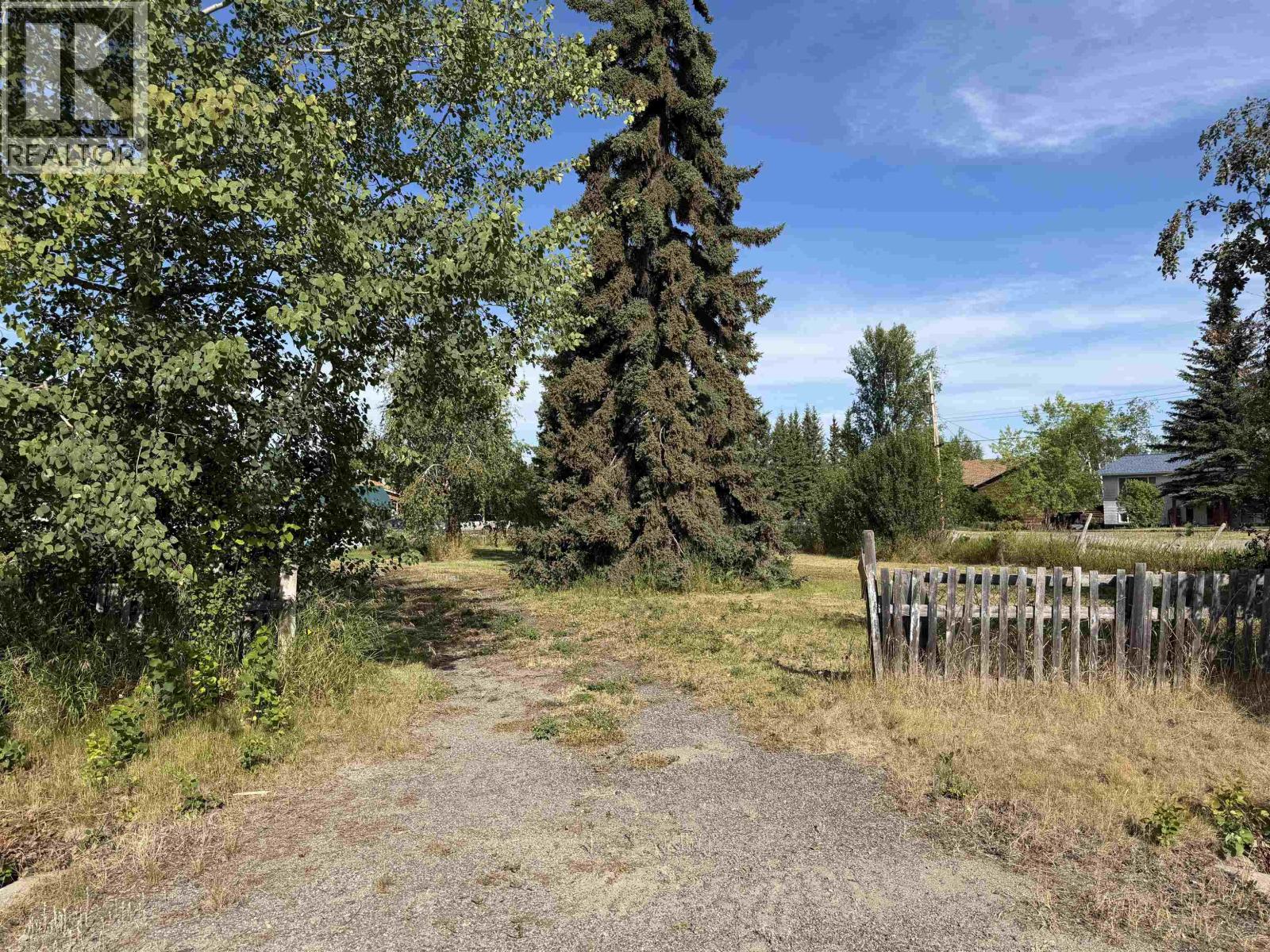 9 FRANCOIS DRIVE, Fraser Lake