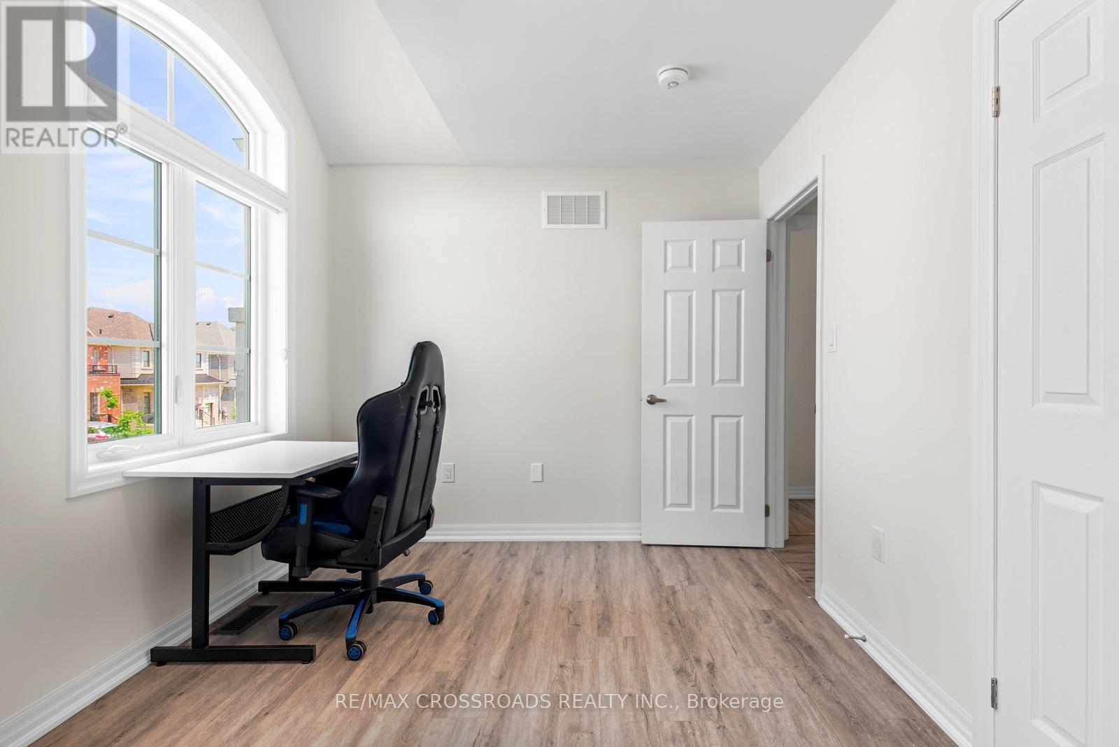 47 ED EWERT AVENUE - 28