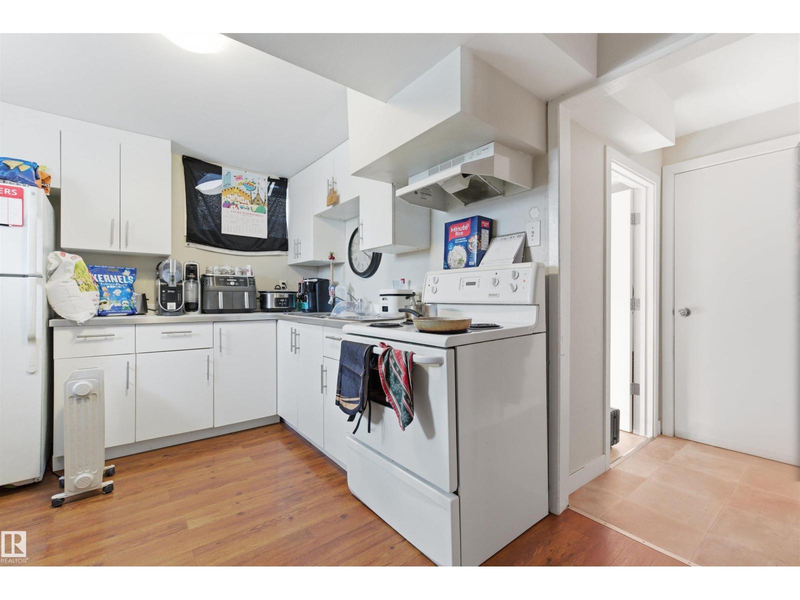 12758 117 ST NW - 10