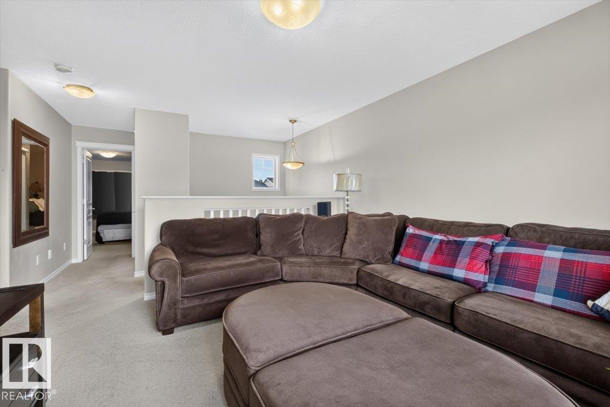 74 EVERITT DR N - Image 29