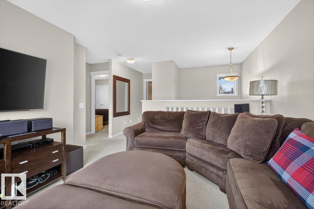 74 EVERITT DR N - 31