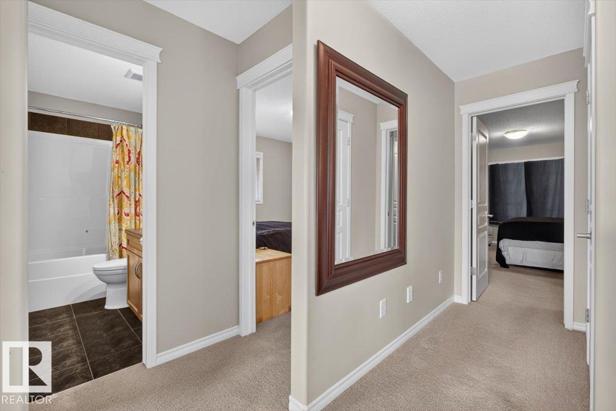 74 EVERITT DR N - 32