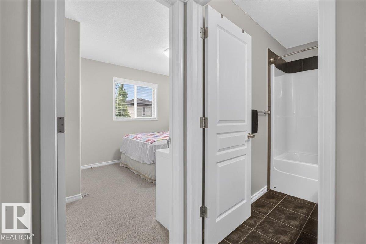 74 EVERITT DR N - Image 33