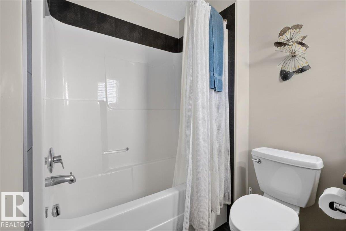 74 EVERITT DR N - 44