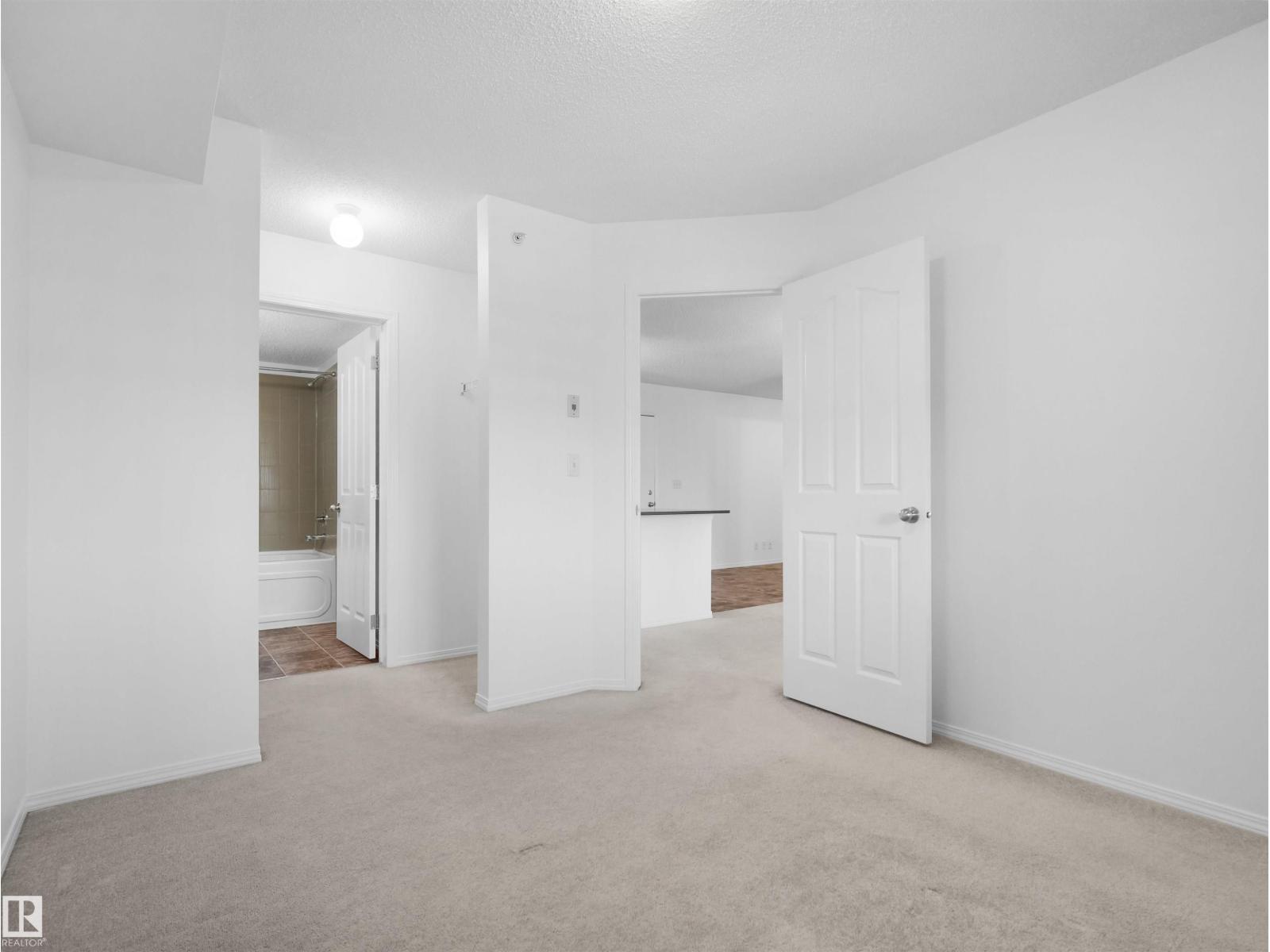 #417 12035 22 AV SW - 25