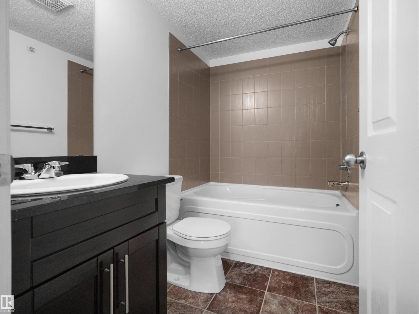 #417 12035 22 AV SW - 27