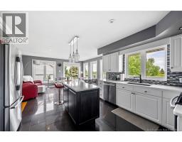 305 Lavoie Street, photo 2