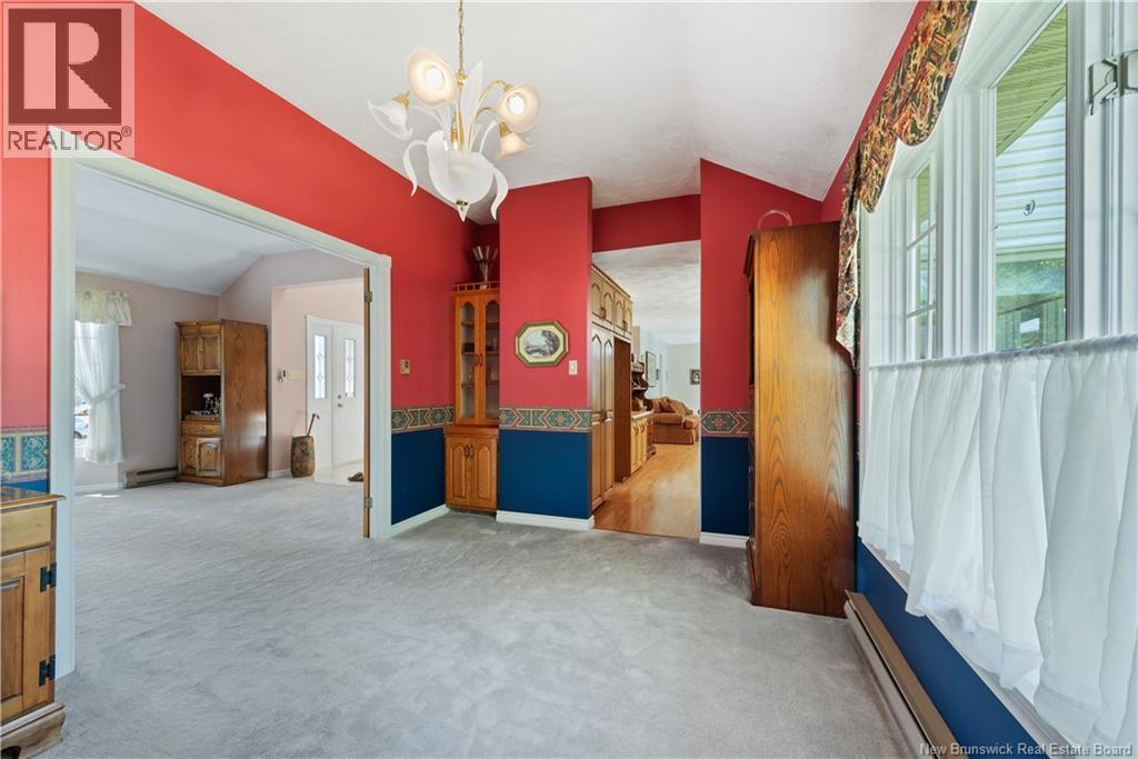 5 ROXBOROUGH Court - 6