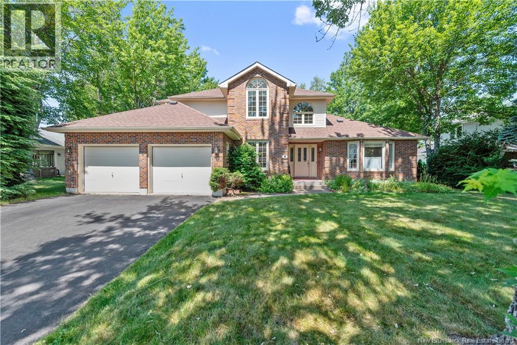 5 ROXBOROUGH Court