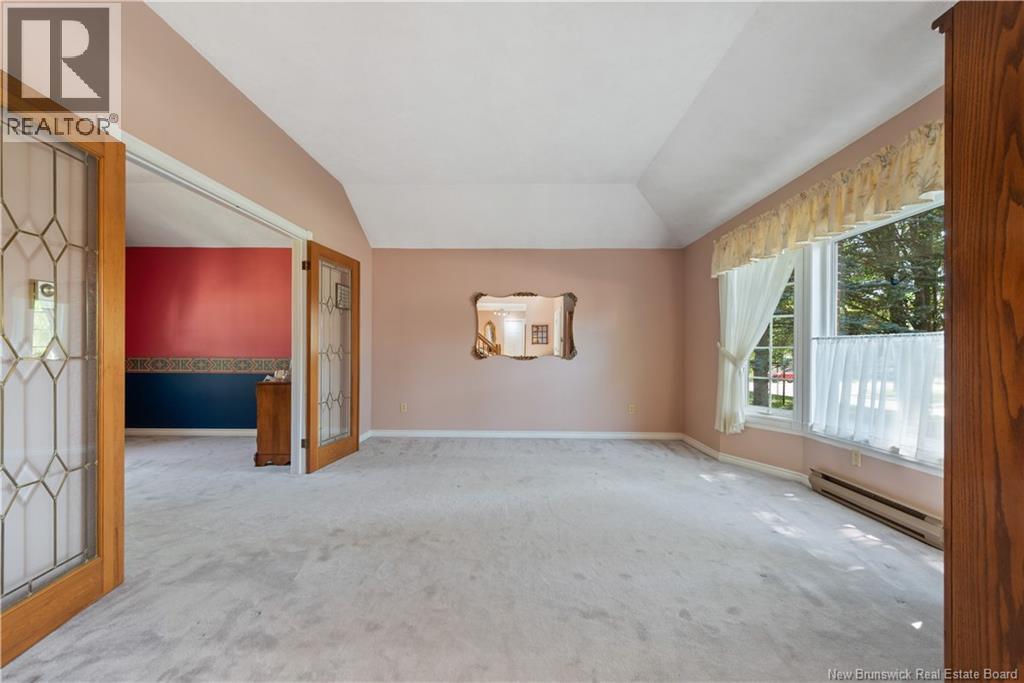5 ROXBOROUGH Court - Image 4