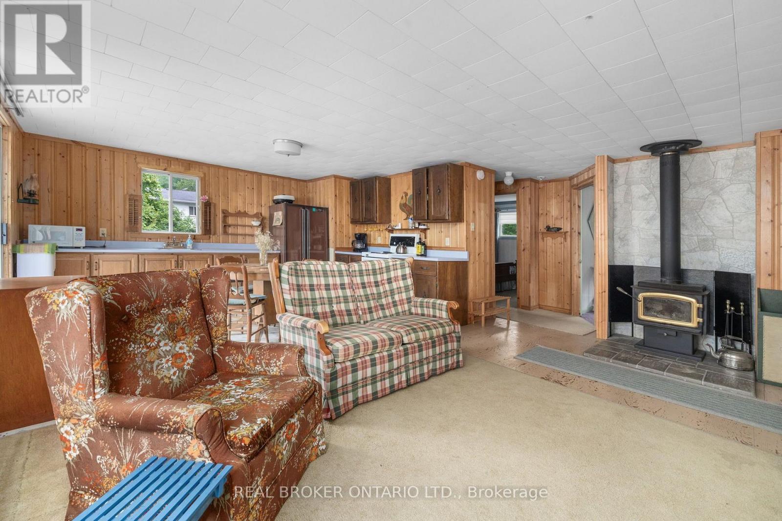 351 LEAVOY LANE - 11