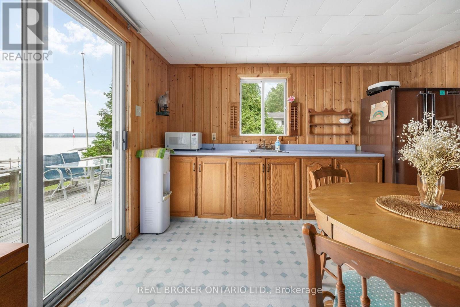351 LEAVOY LANE - 13