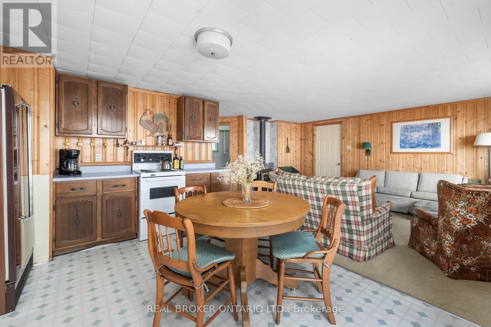 351 LEAVOY LANE - Image 14