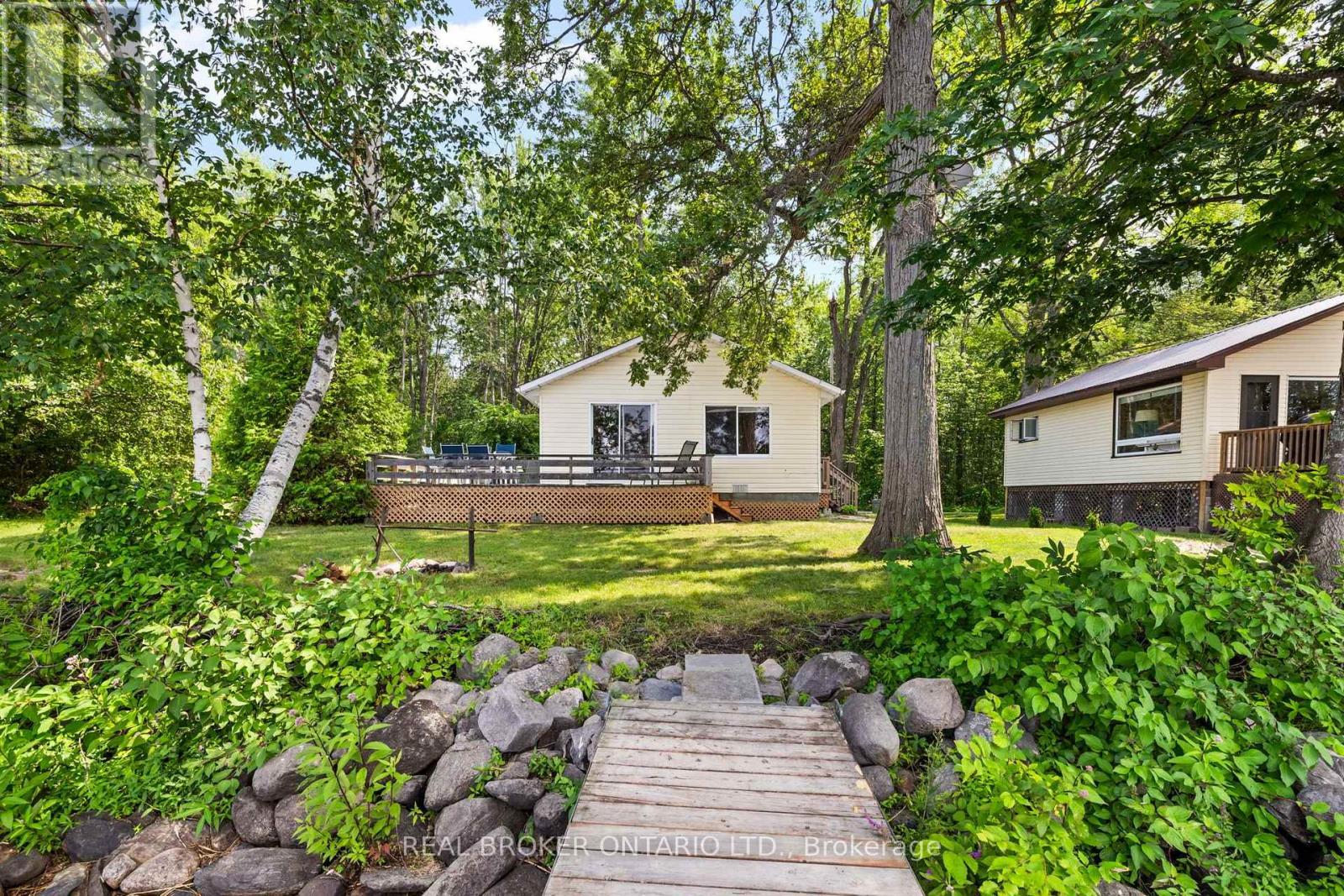 351 LEAVOY LANE - 8