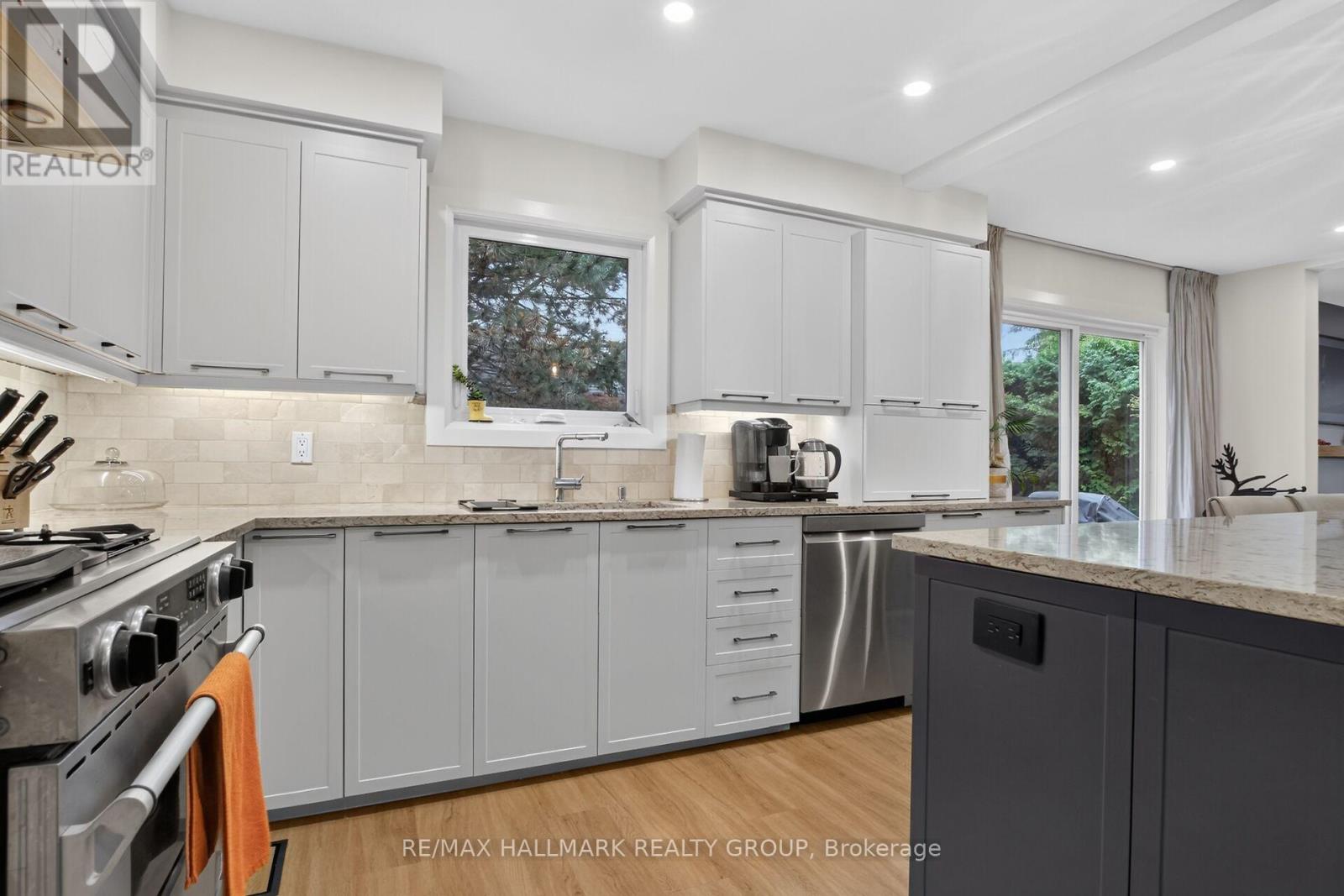 21 DELAMERE DRIVE - 17