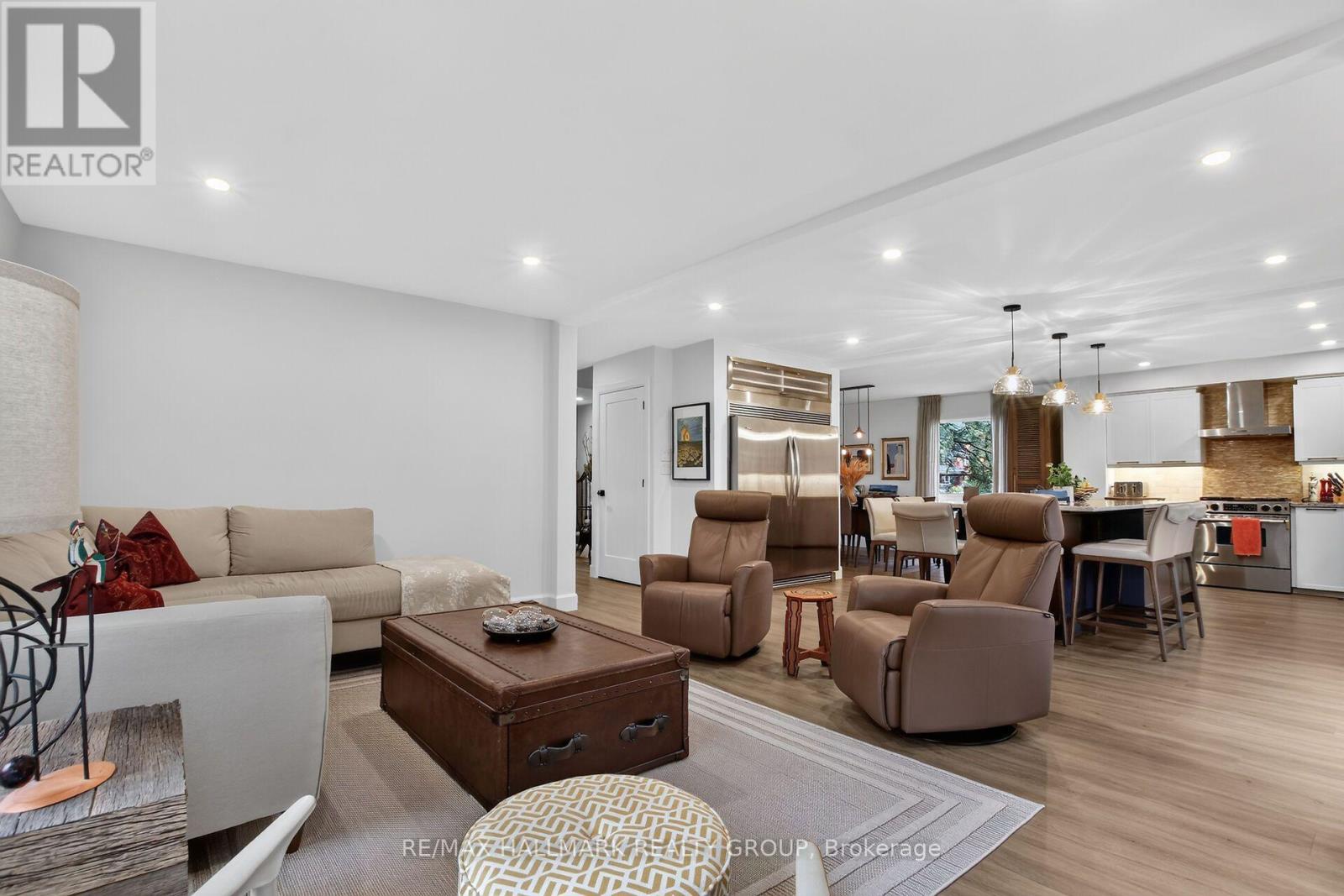 21 DELAMERE DRIVE - 21