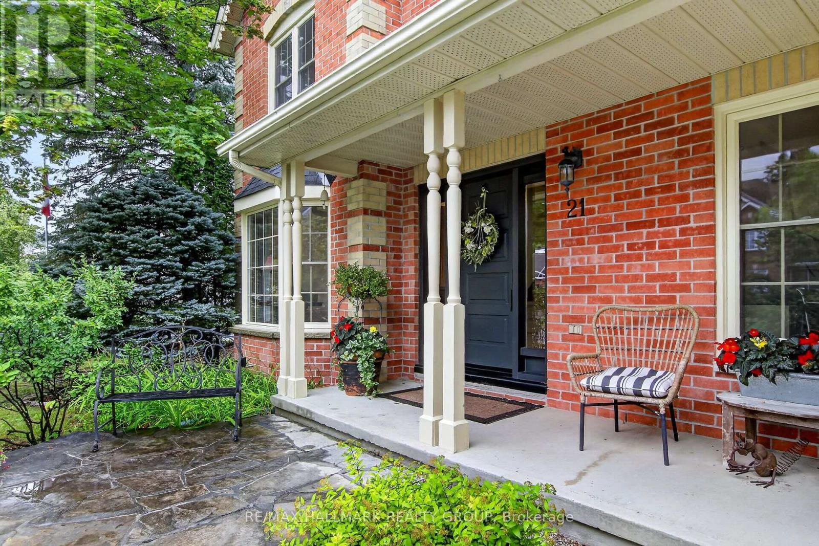 21 DELAMERE DRIVE - 3