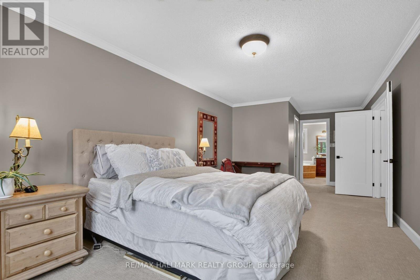 21 DELAMERE DRIVE - 31
