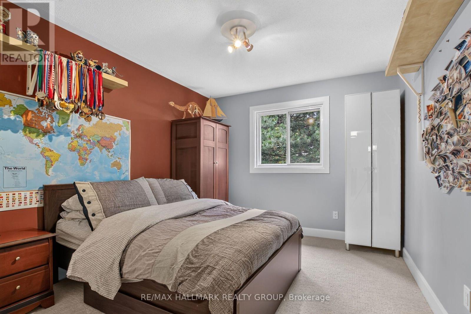 21 DELAMERE DRIVE - 34